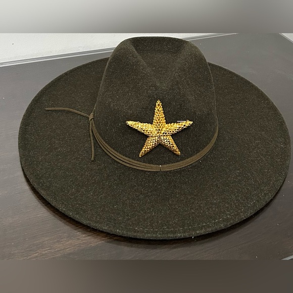 Sonoma Gray Fedora Hat with a Large Starfish or Star of Texas brooch/pendent - Picture 3 of 9